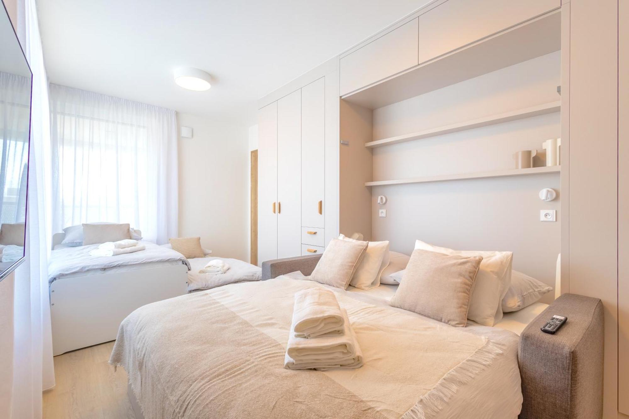 Bright 2br - 4th Floor, Balcony, Free Parking By Gravity Appartamento *